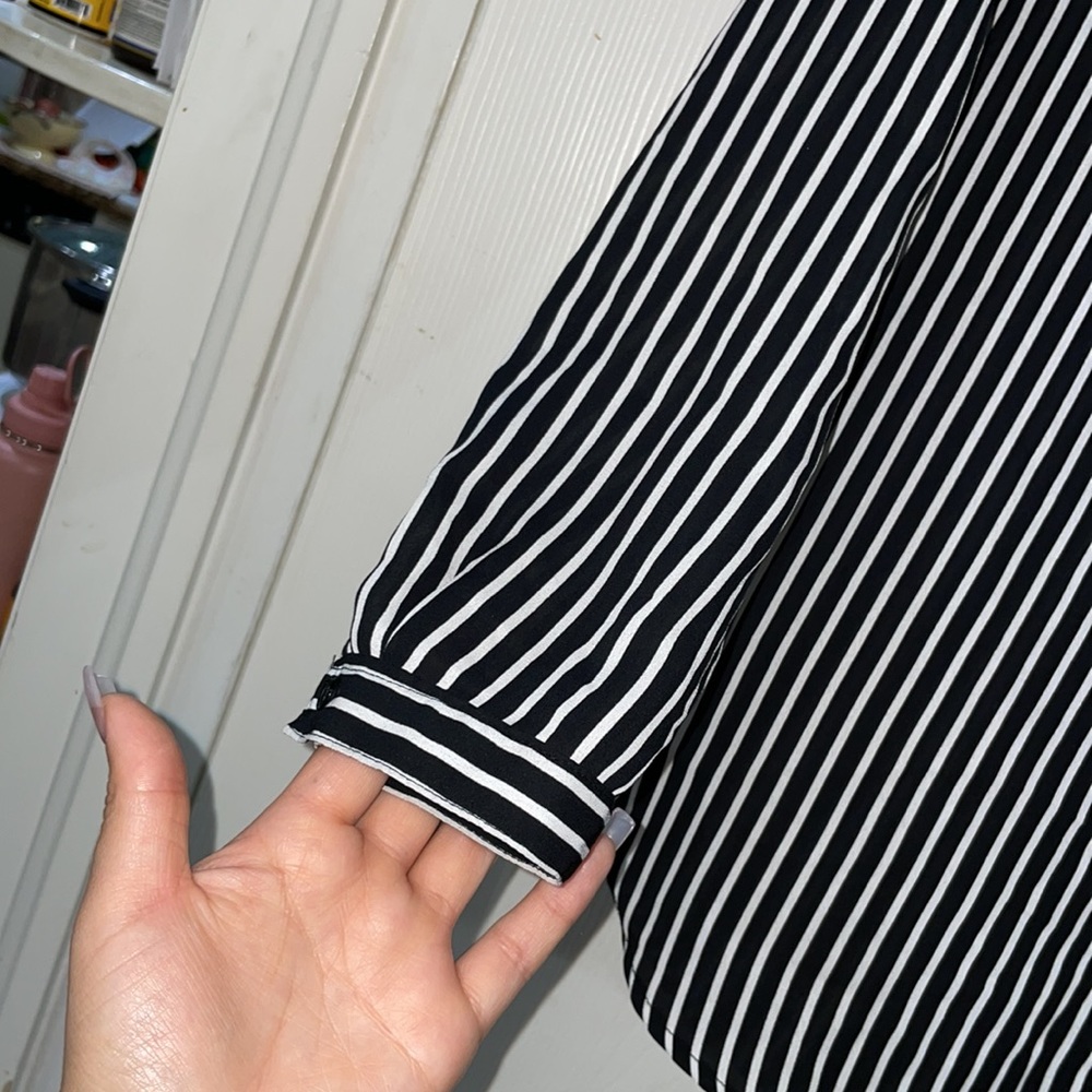 Button up - Picture 3 of 3
